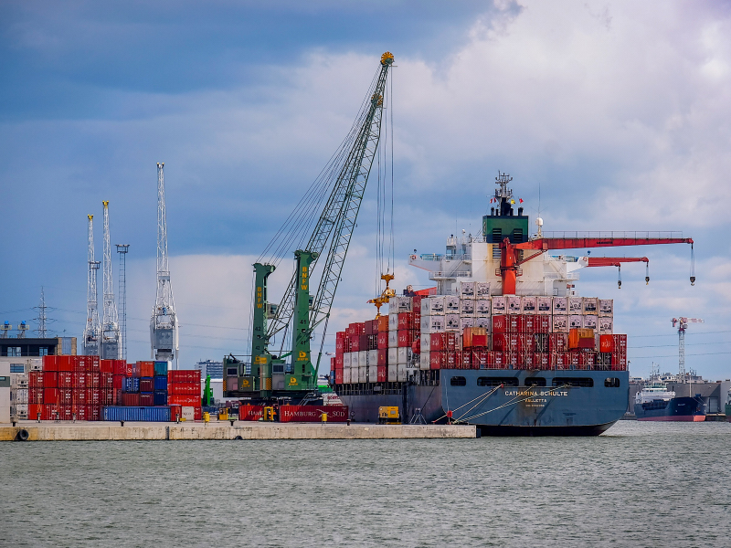TML_126_container_schip_haven_kraan_laden_lossen